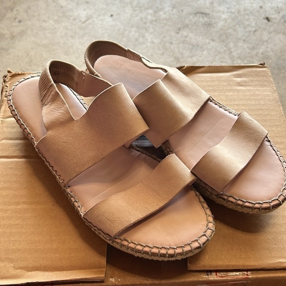 Cole Hann slung back sandal - Picture 2 of 5